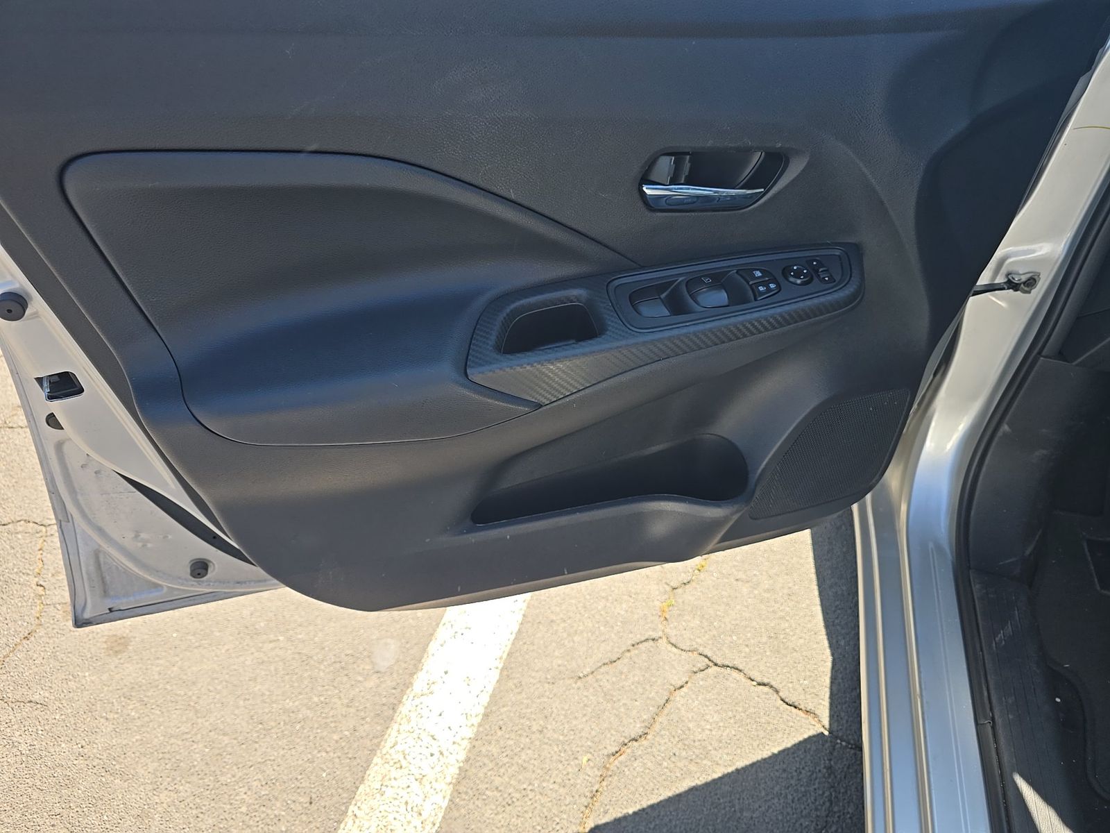 NISSAN VERSA - 10