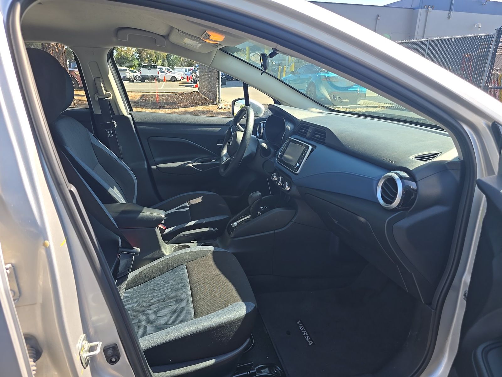 NISSAN VERSA - 9