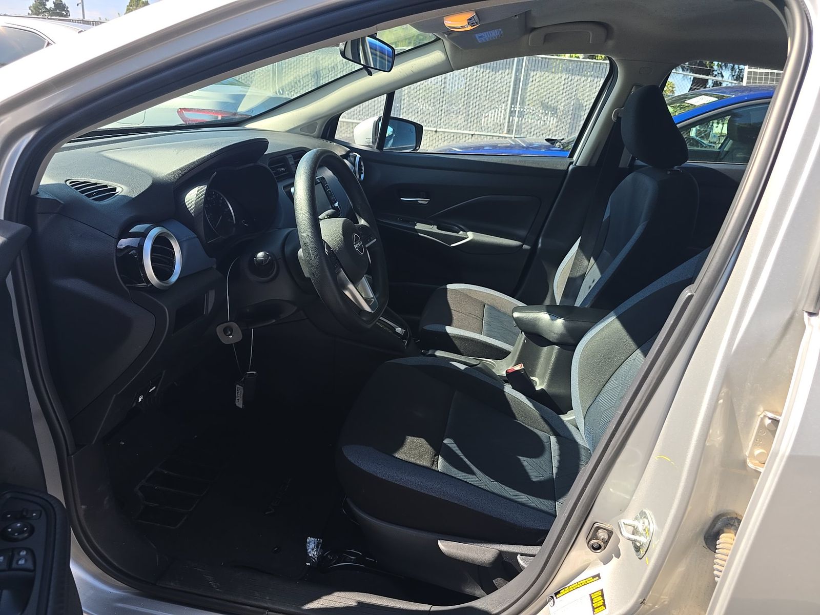 NISSAN VERSA - 8