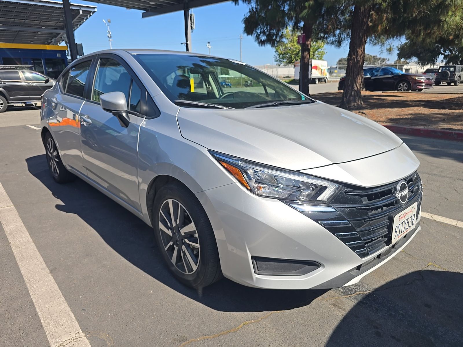 NISSAN VERSA - 4