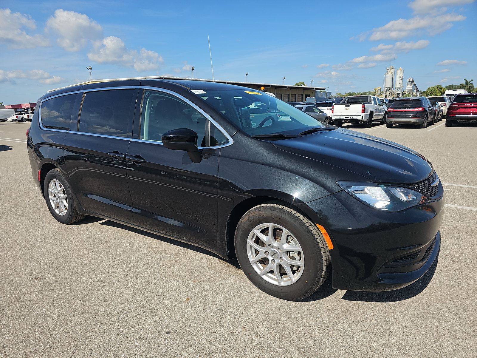 CHRYSLER VOYAGER - 4