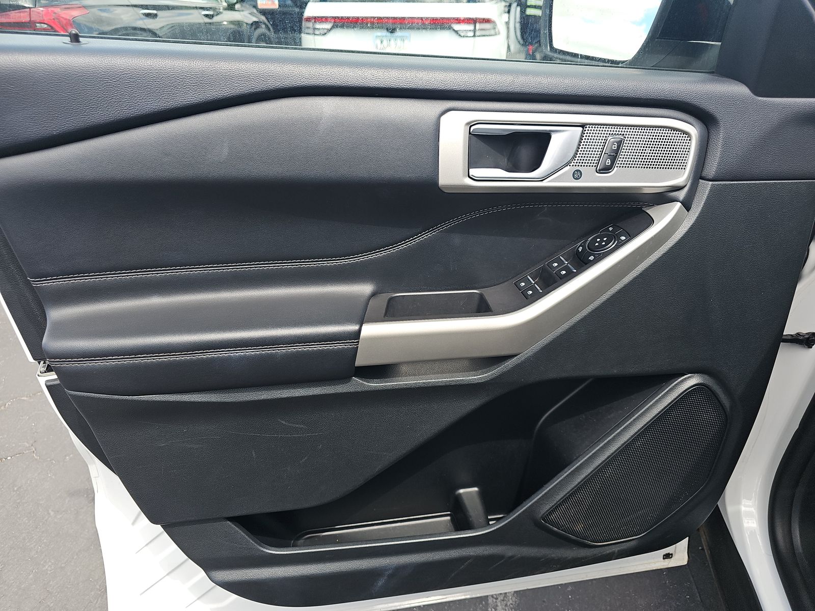 FORD EXPLORER - 10
