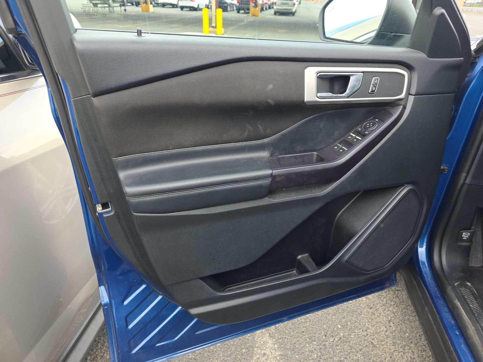FORD EXPLORER - 10