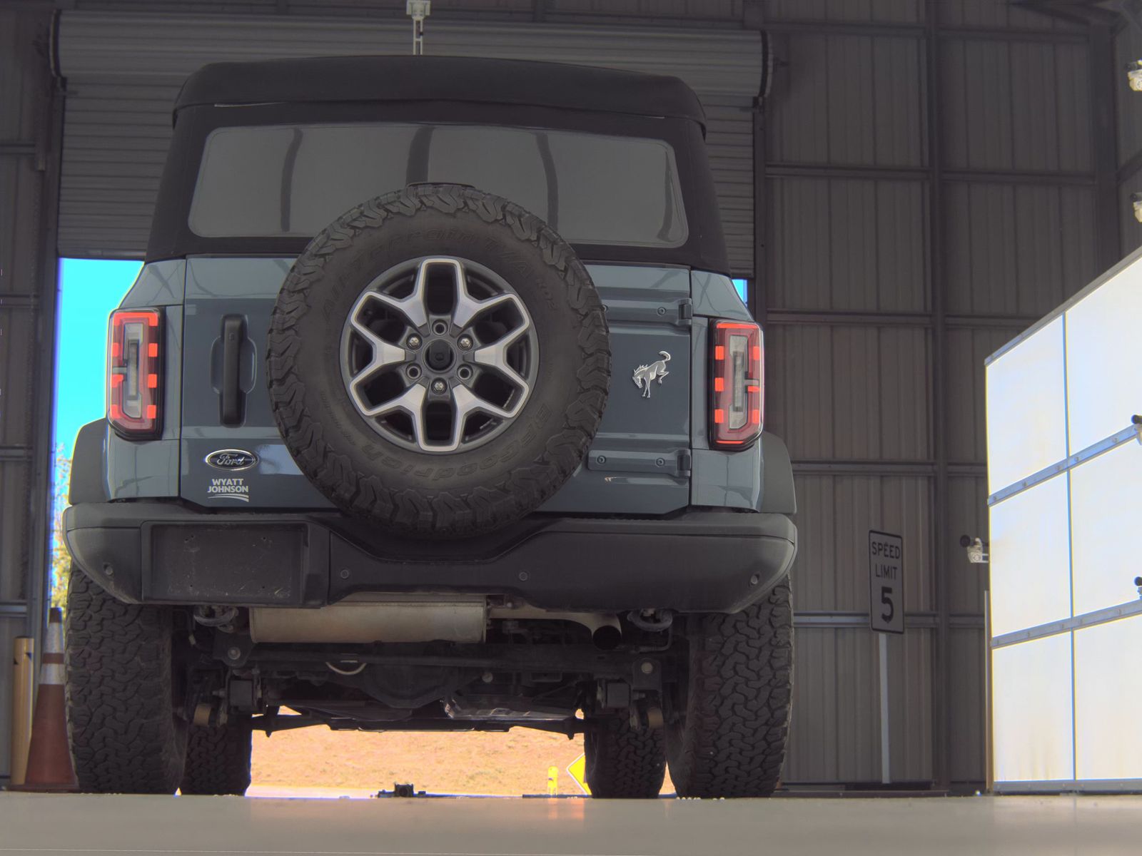 FORD BRONCO - 8