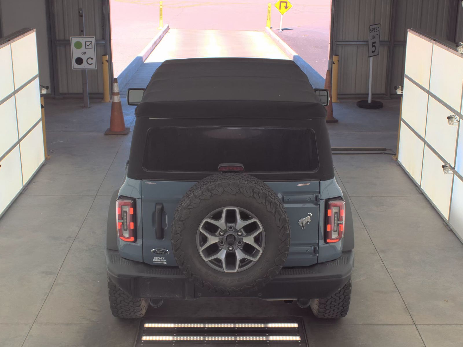 FORD BRONCO - 7