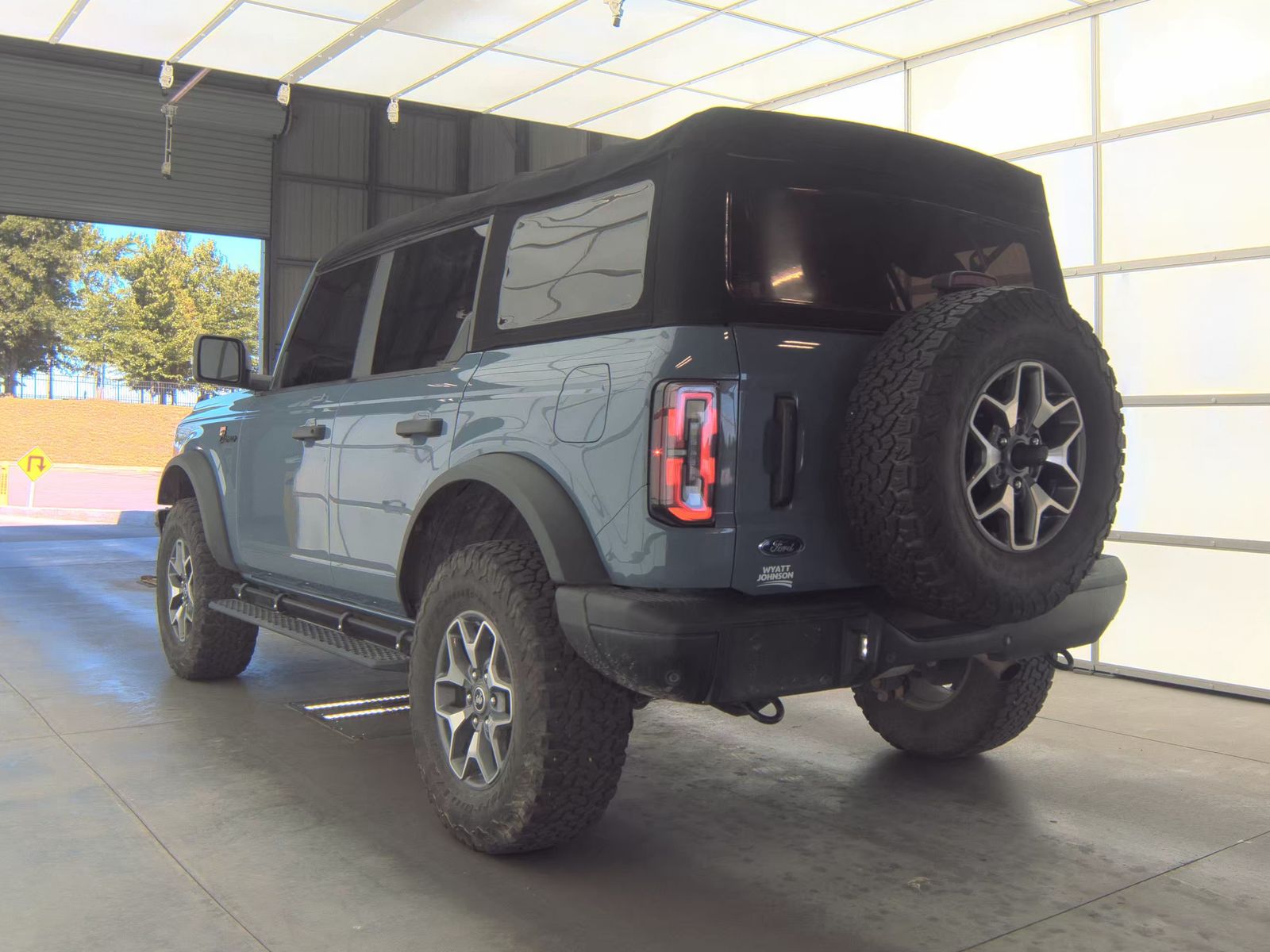 FORD BRONCO - 9