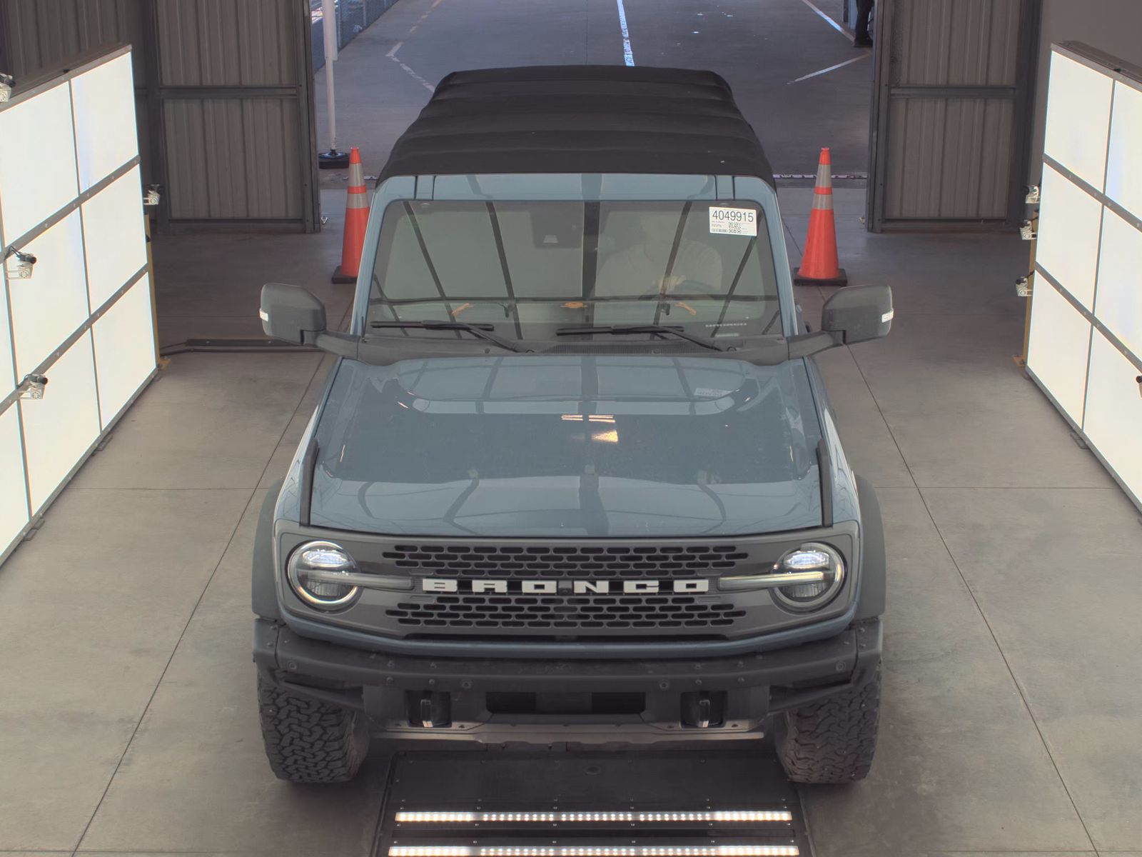 FORD BRONCO - 3