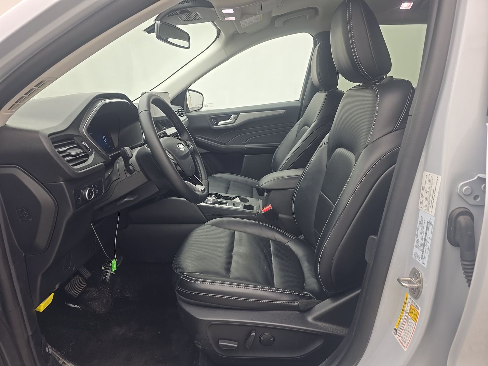 FORD ESCAPE - 8