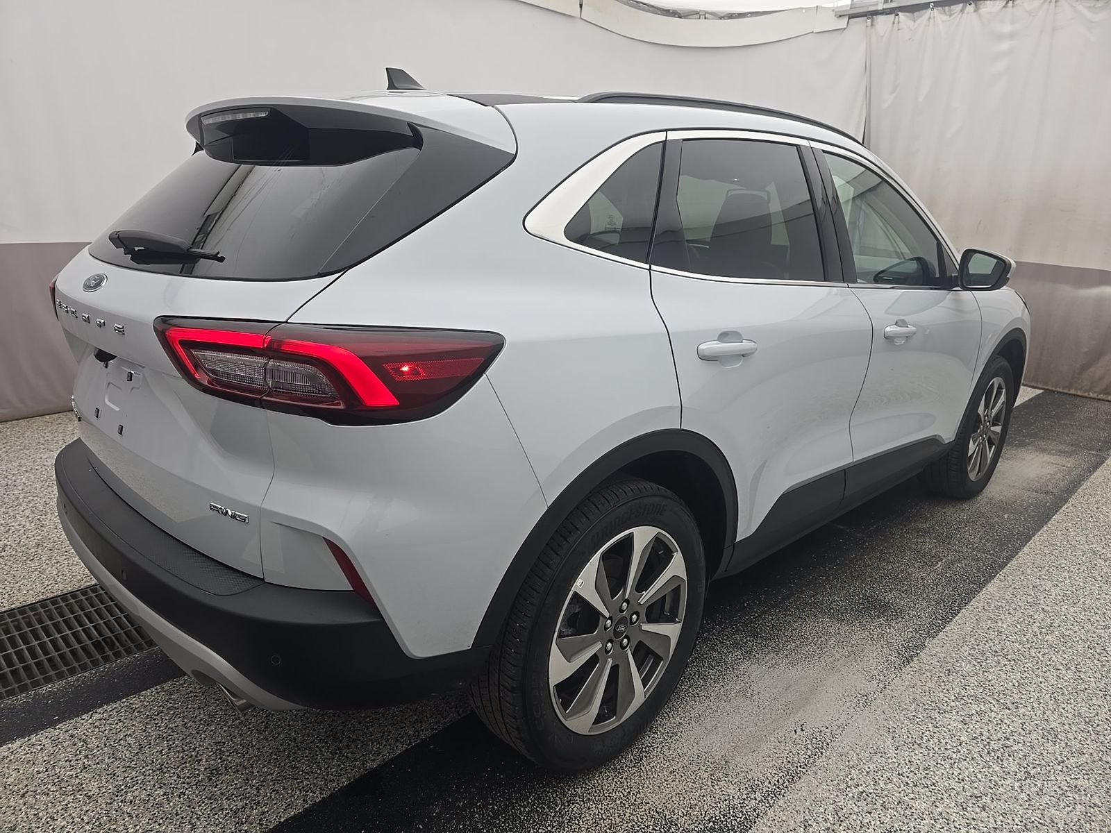 FORD ESCAPE - 5