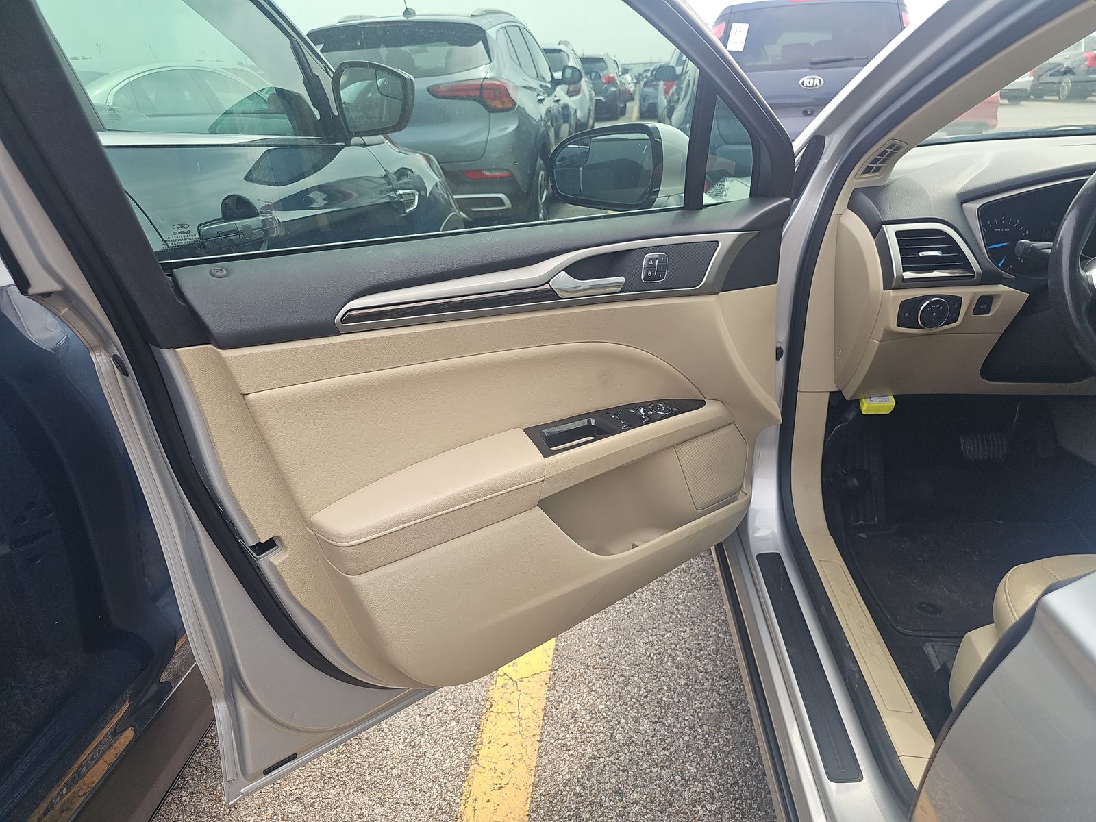 FORD FUSION - 10