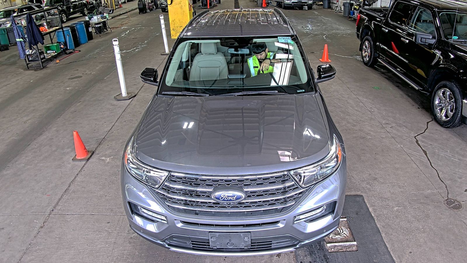 FORD EXPLORER - 3