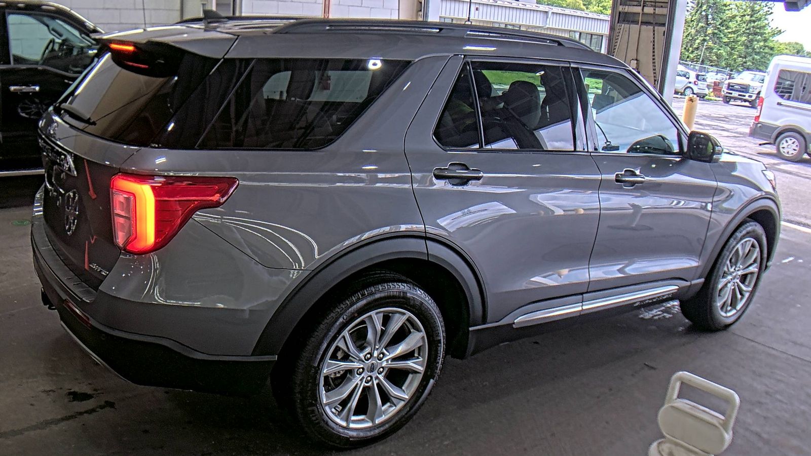 FORD EXPLORER - 5