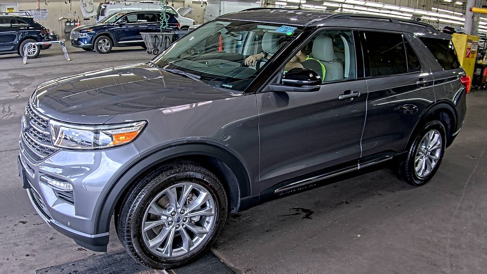 FORD EXPLORER - 1