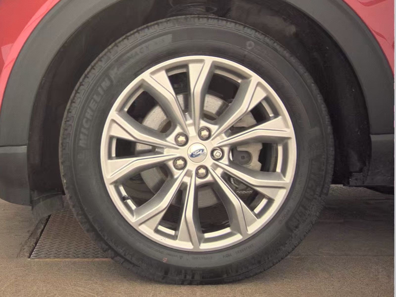 FORD EXPLORER - 10