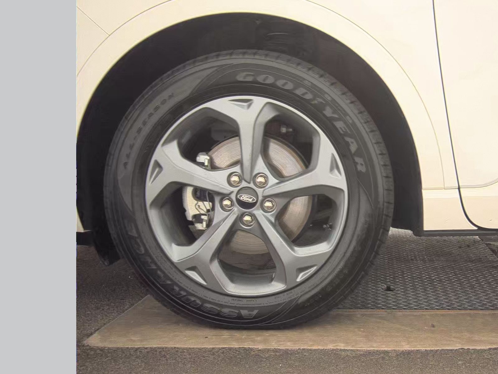 FORD ESCAPE - 10