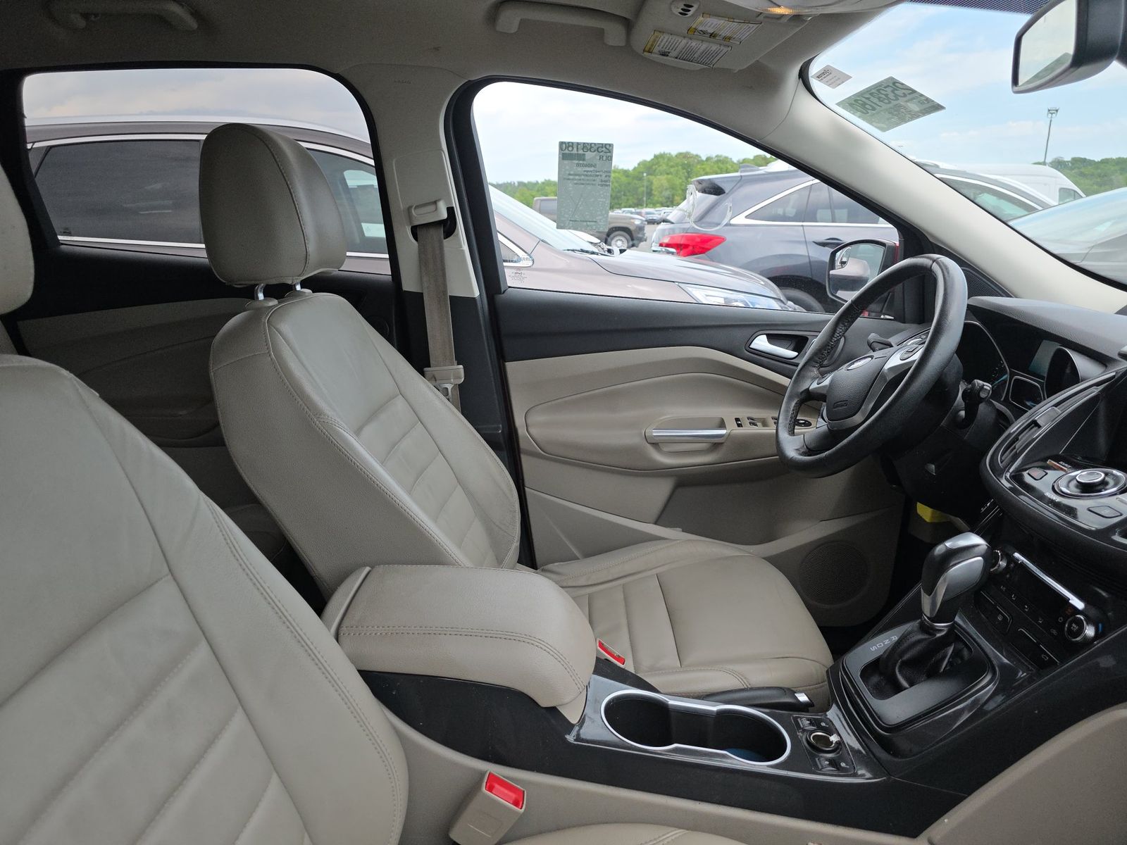 FORD ESCAPE - 9