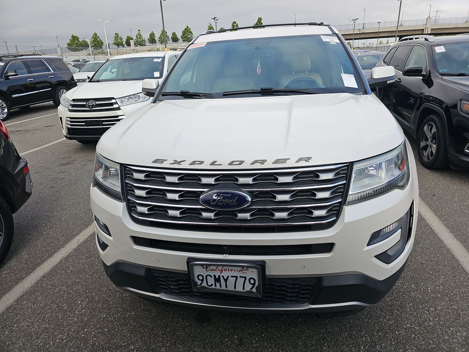 FORD EXPLORER - 3