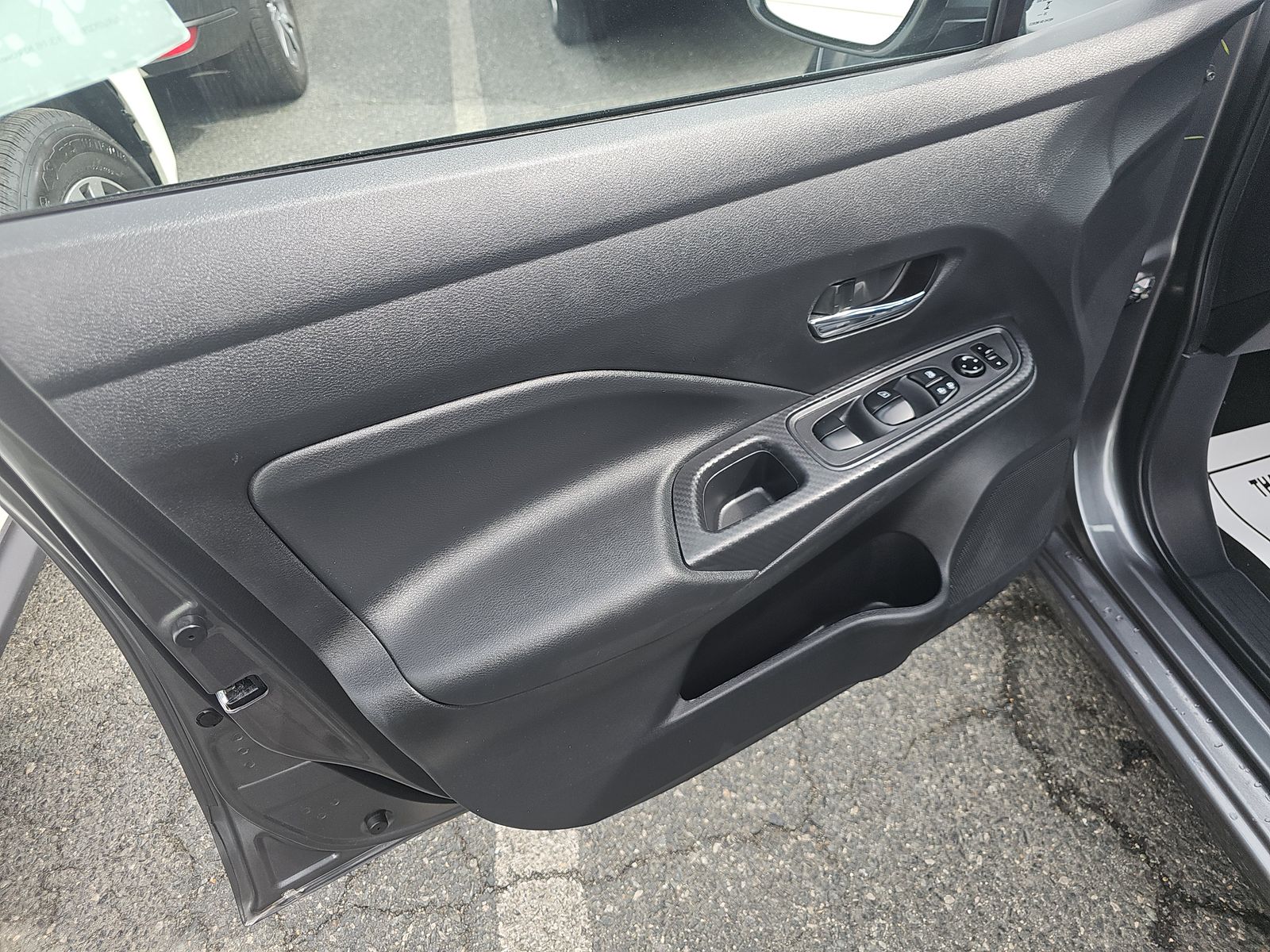 NISSAN VERSA - 10