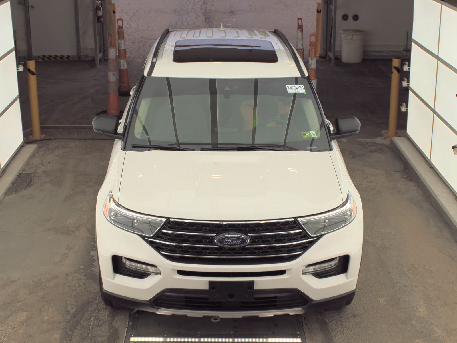 FORD EXPLORER - 3