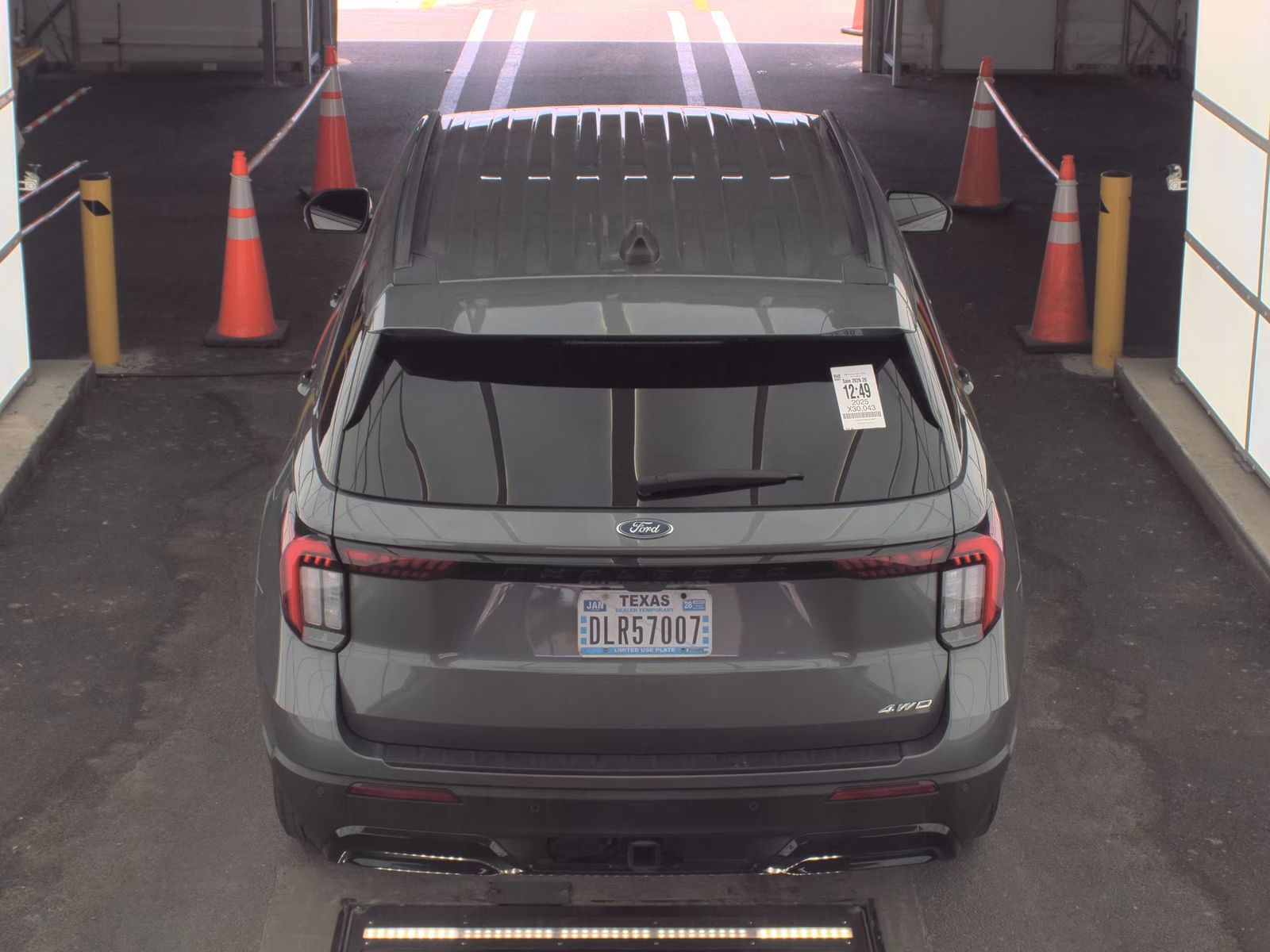 FORD EXPLORER - 6