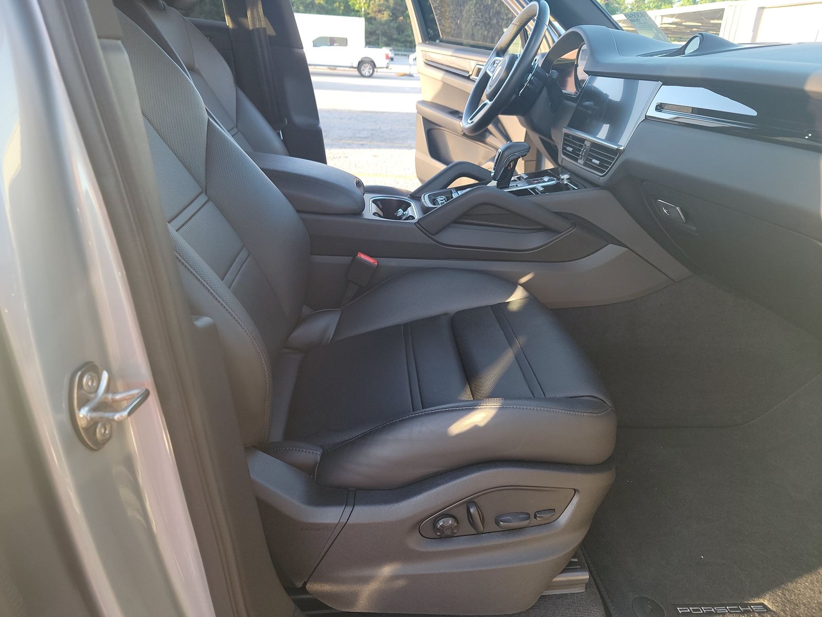 PORSCHE CAYENNE - 9