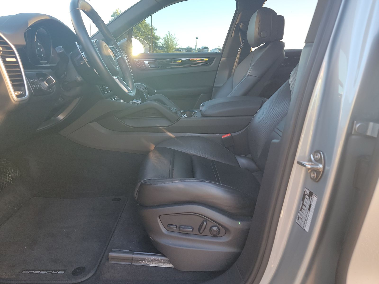 PORSCHE CAYENNE - 8