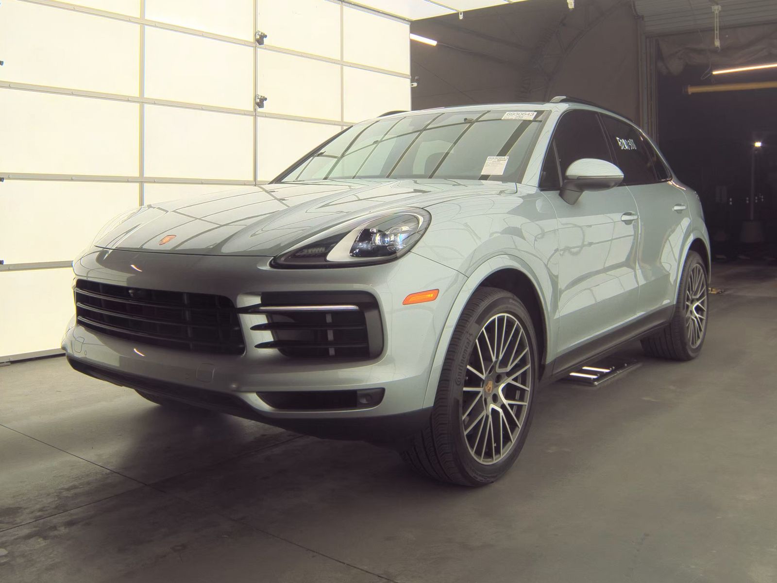 PORSCHE CAYENNE - 1