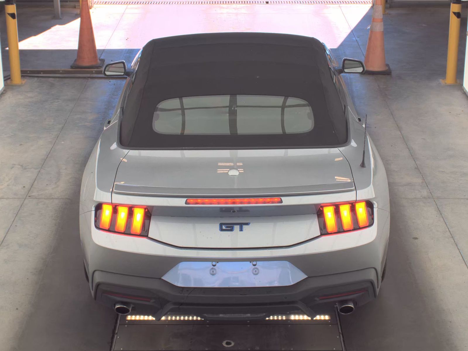 FORD MUSTANG - 7