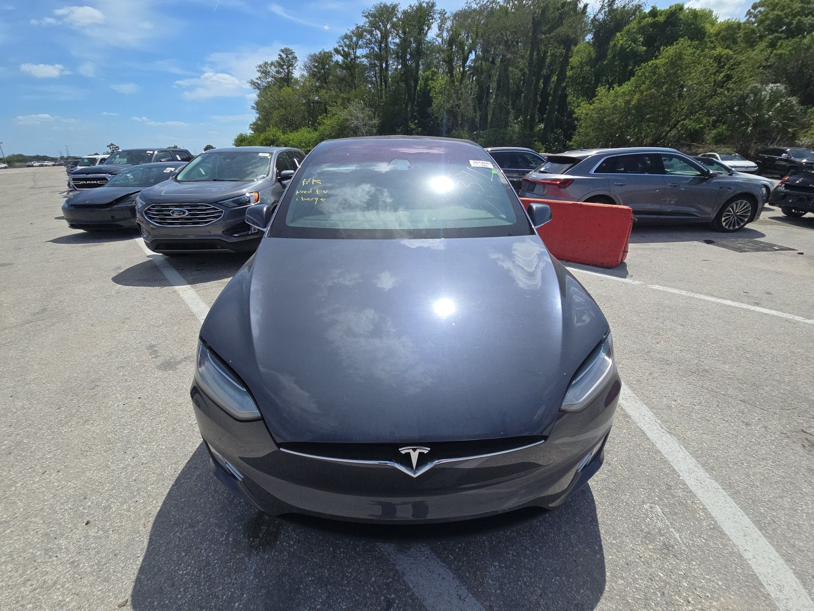 TESLA MODEL X - 3
