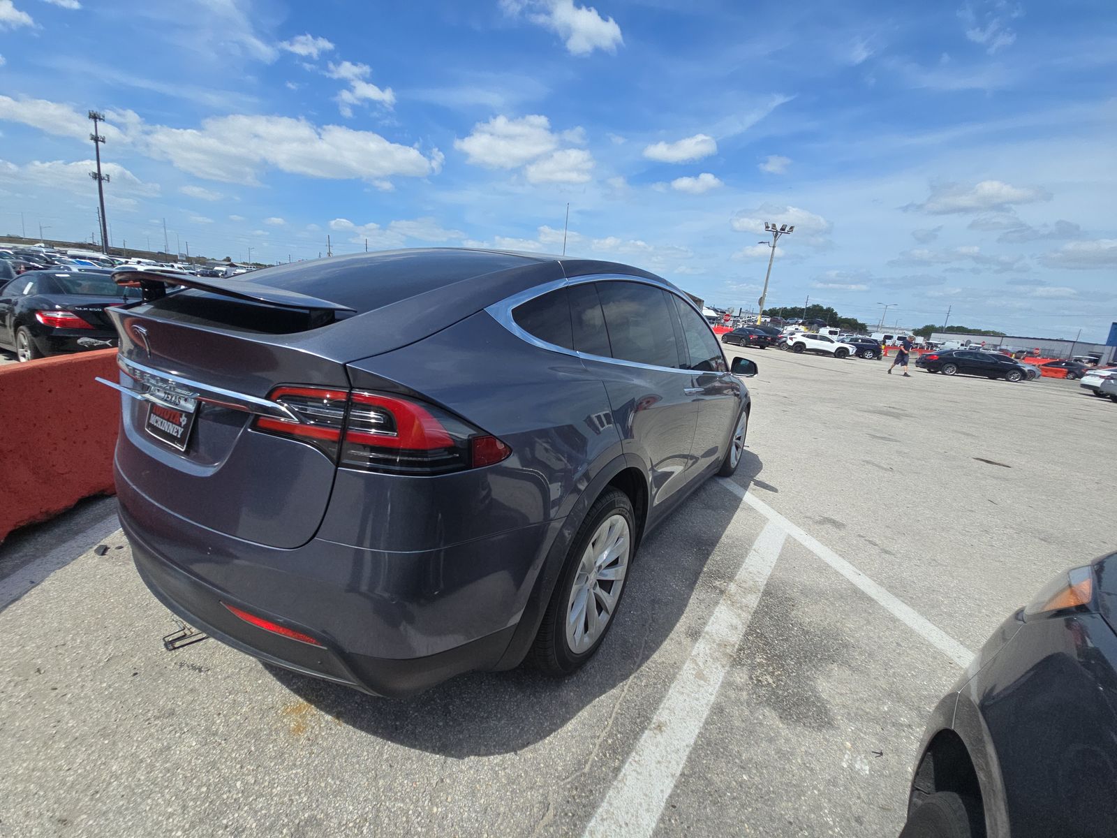 TESLA MODEL X - 5