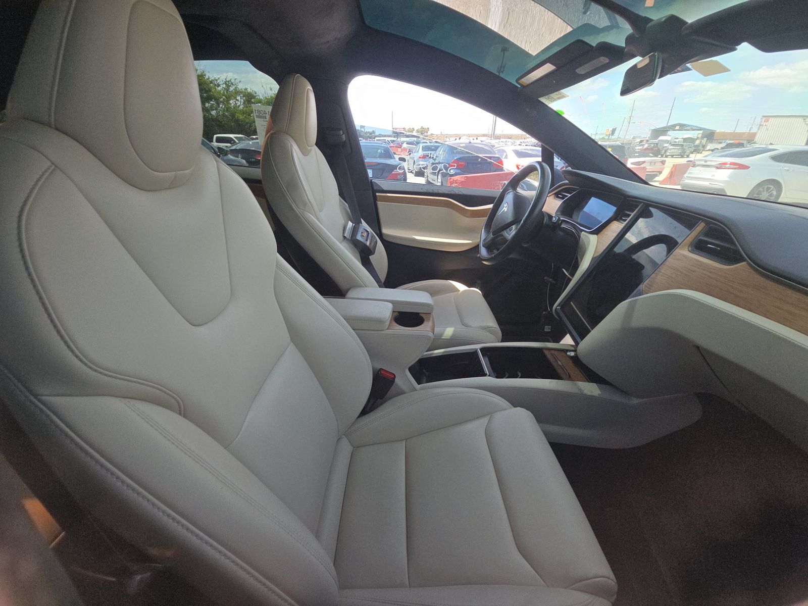TESLA MODEL X - 9