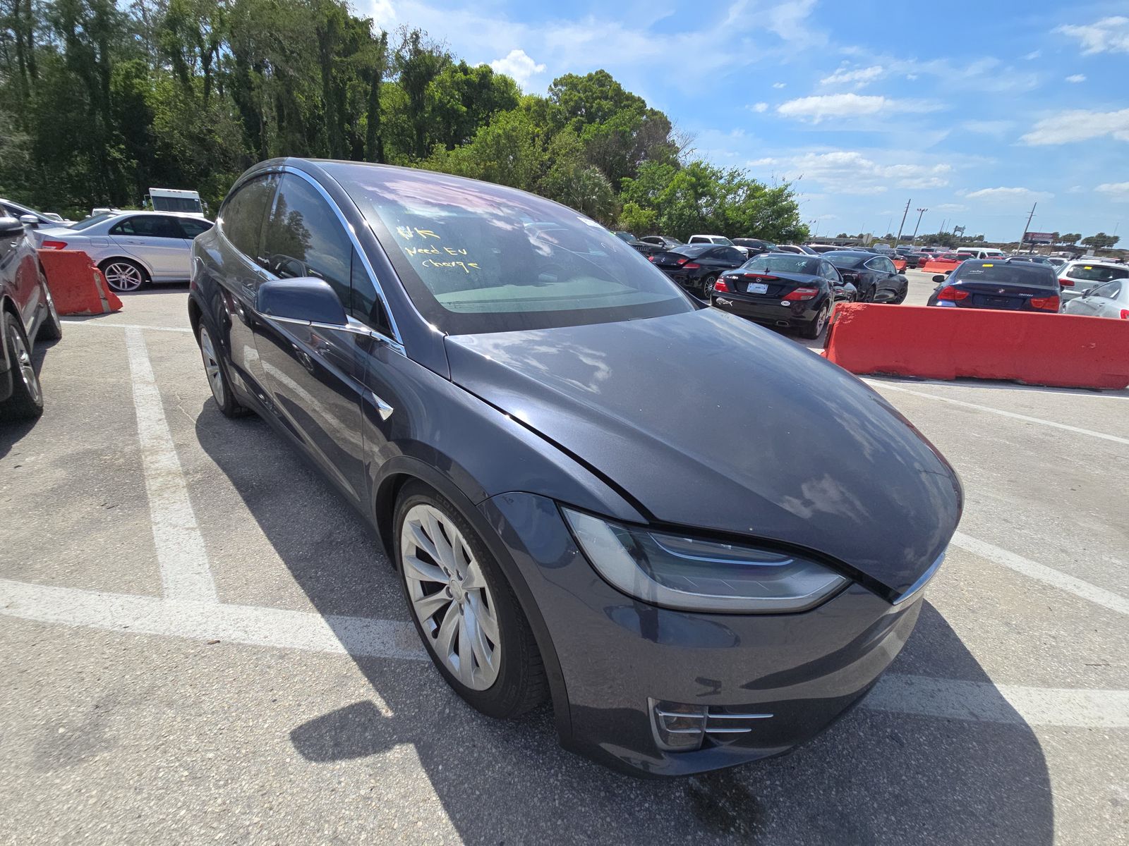 TESLA MODEL X - 4