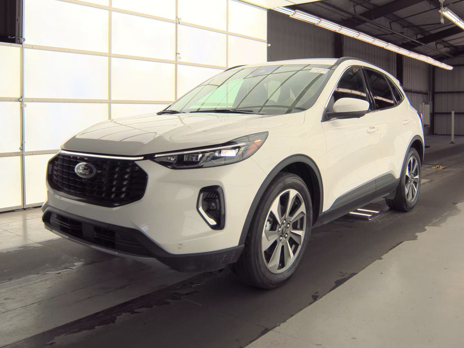 FORD ESCAPE - 1