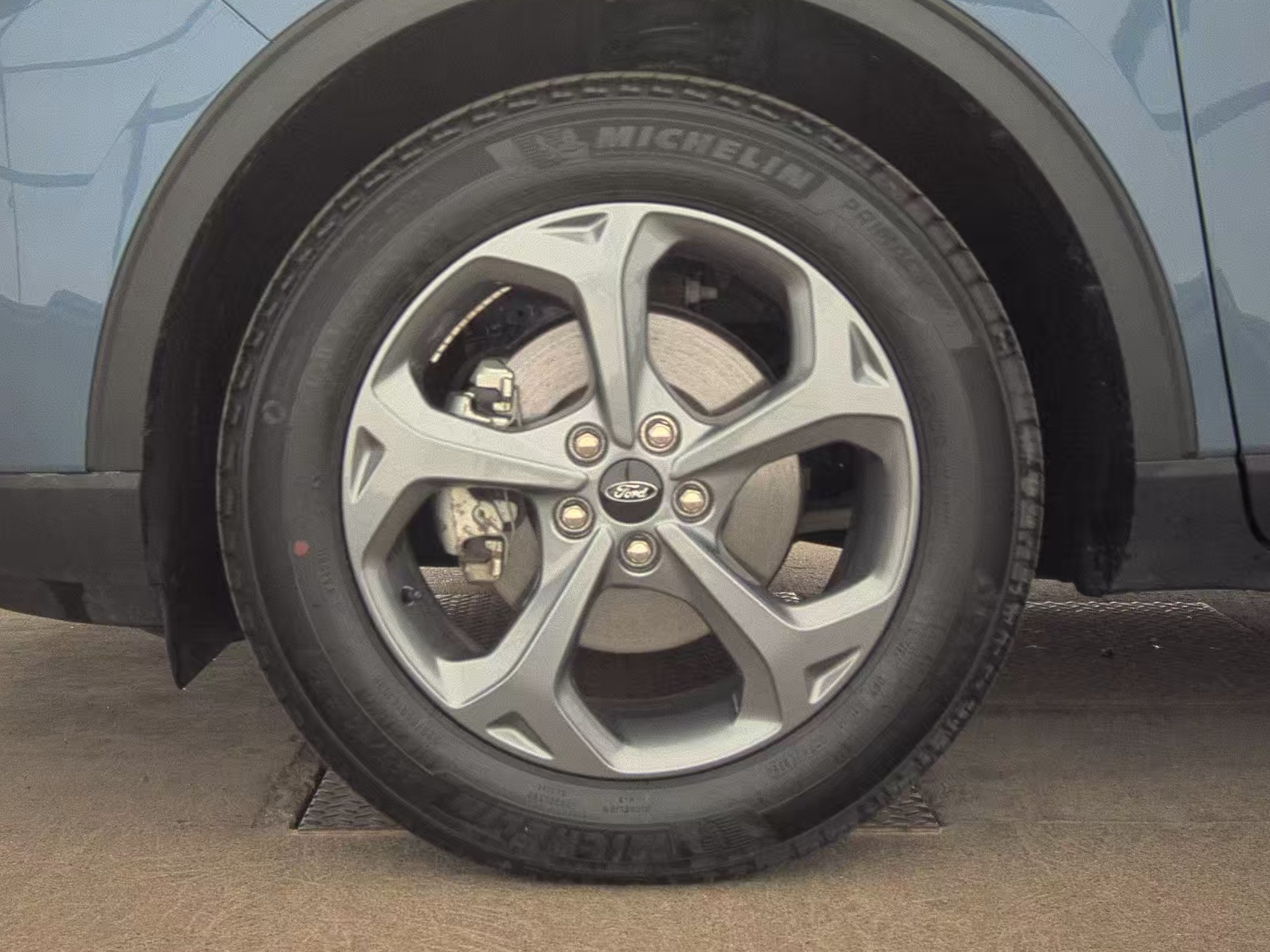 FORD ESCAPE - 10