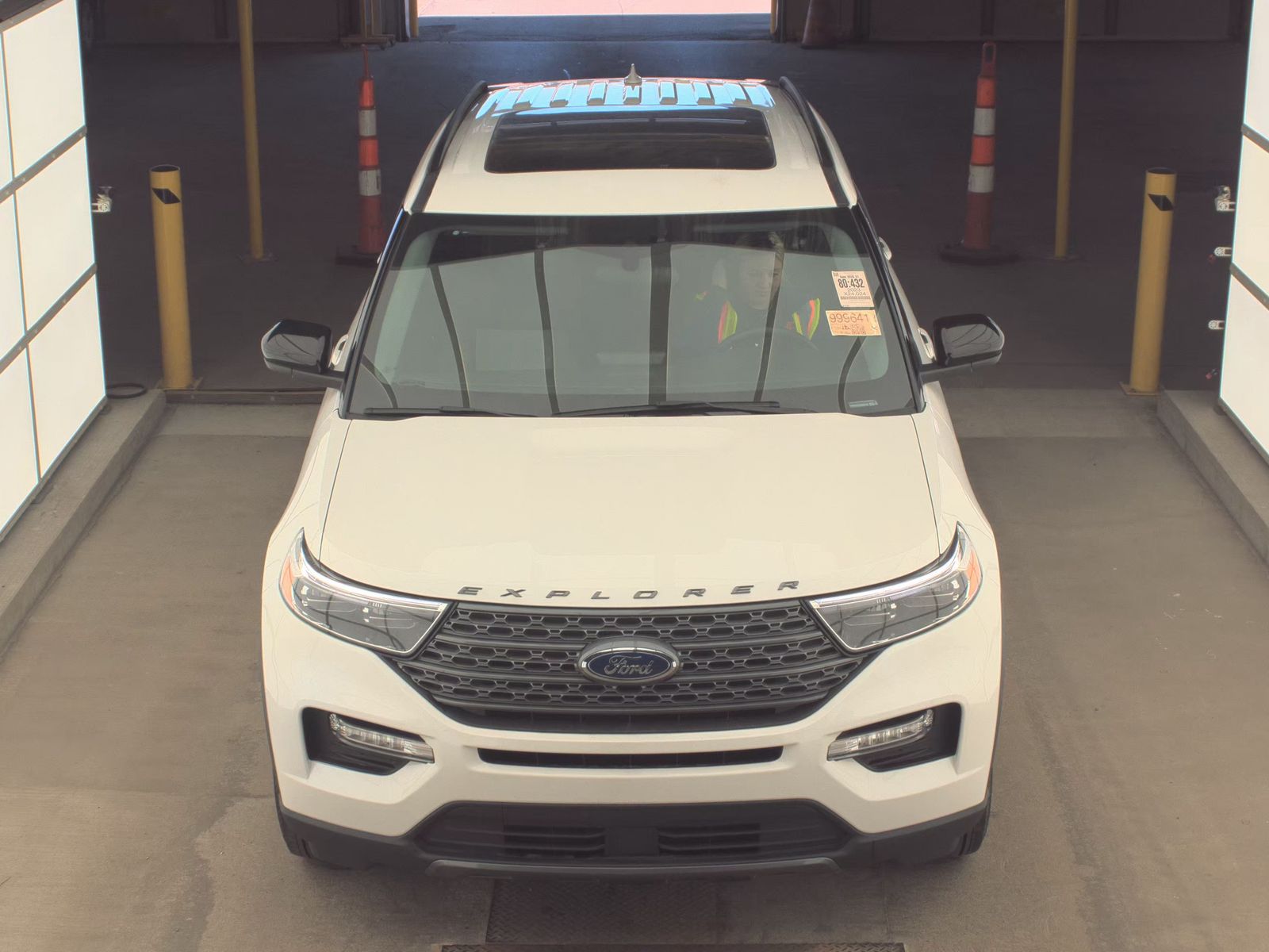 FORD EXPLORER - 3