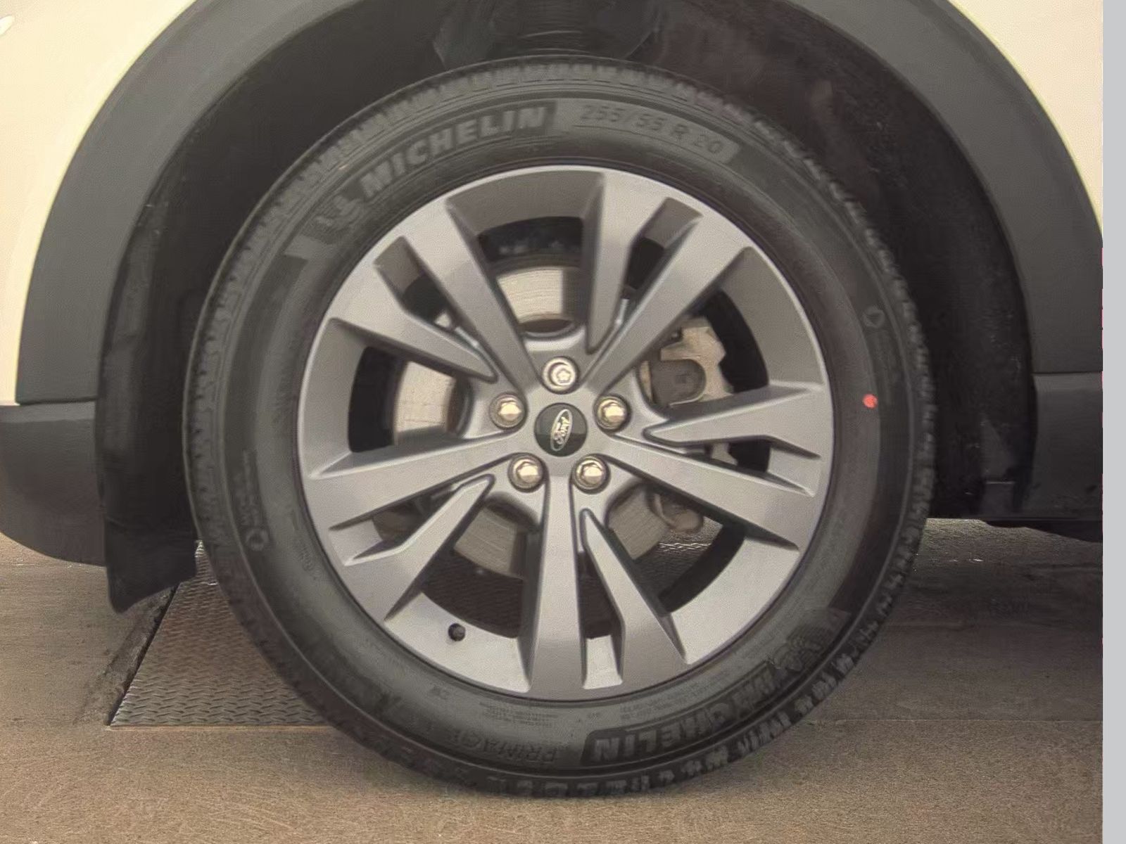 FORD EXPLORER - 10