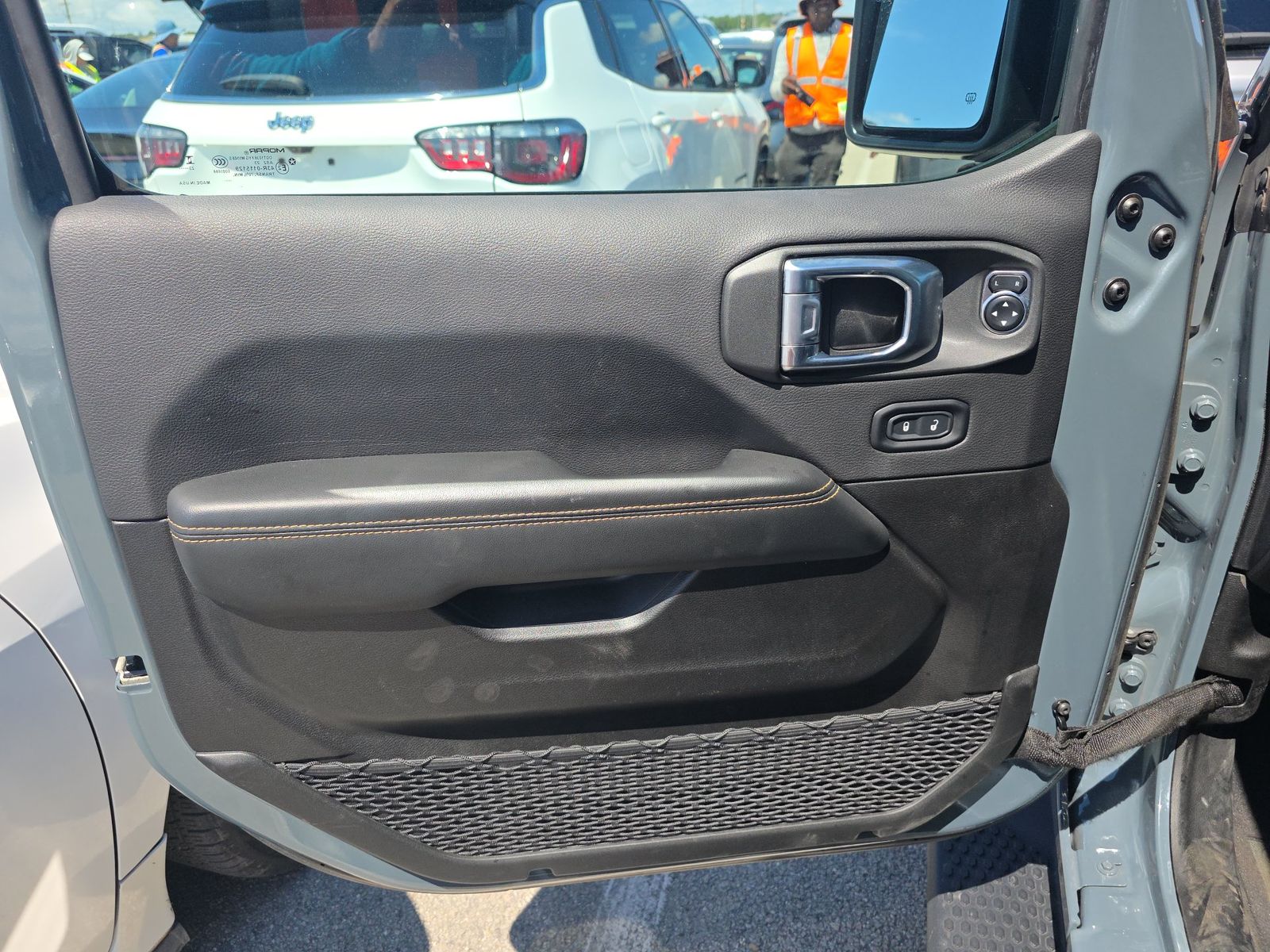 2024 Jeep Wrangler Sahara AWD