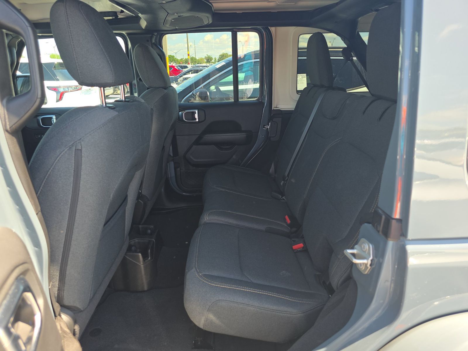 2024 Jeep Wrangler Sahara AWD