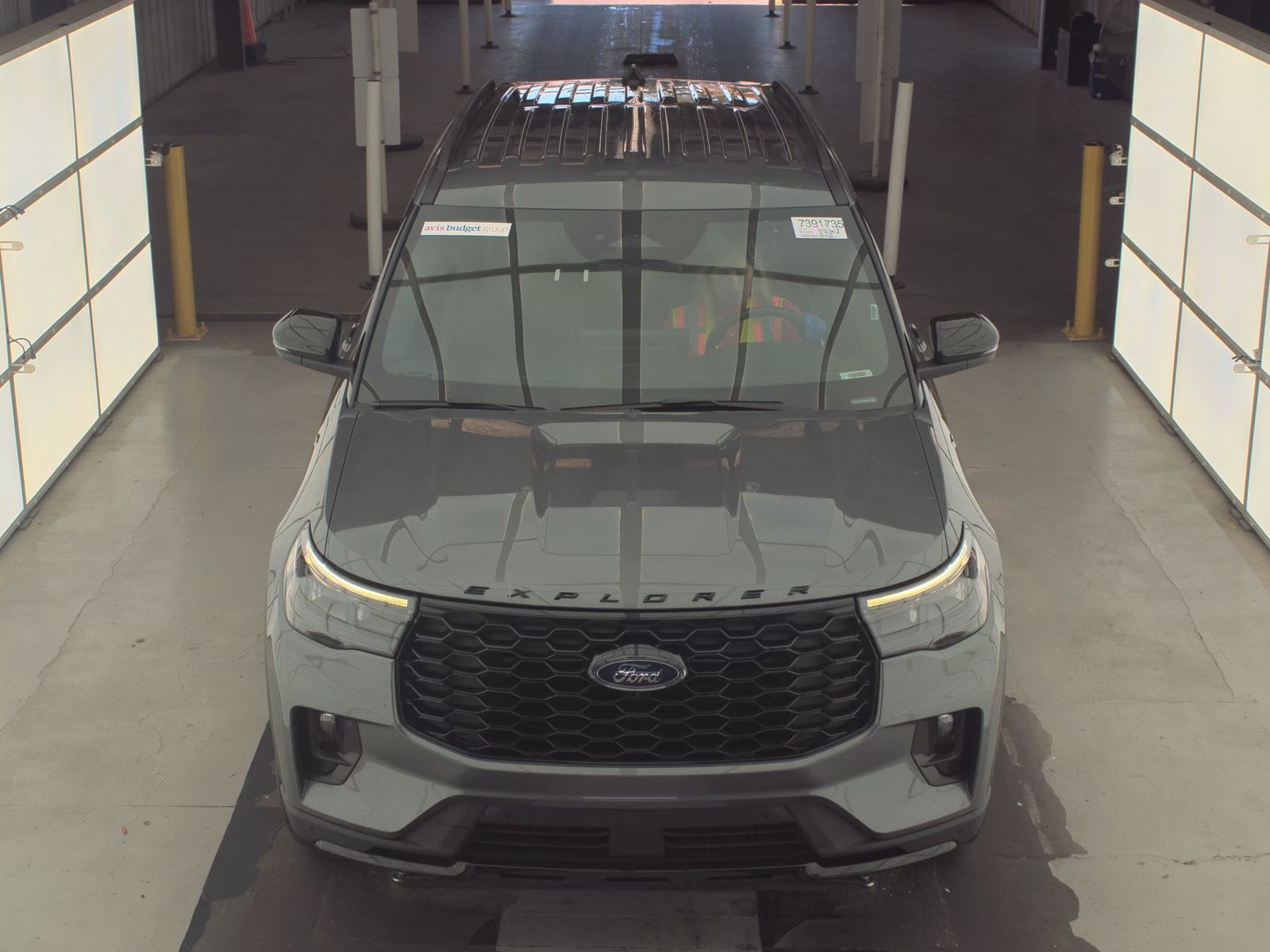 FORD EXPLORER - 3