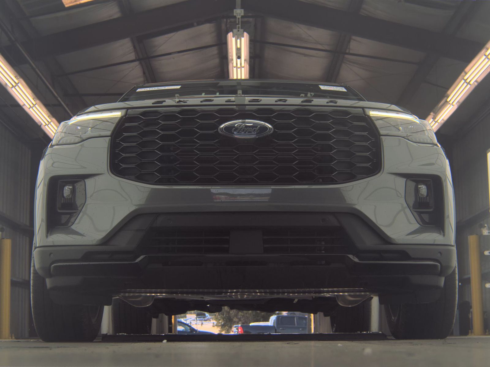 FORD EXPLORER - 4