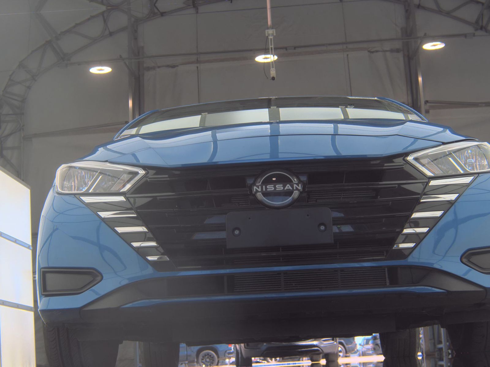 NISSAN VERSA - 4