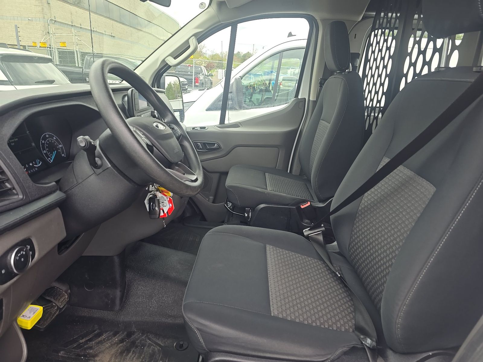 FORD TRANSIT 250 - 8