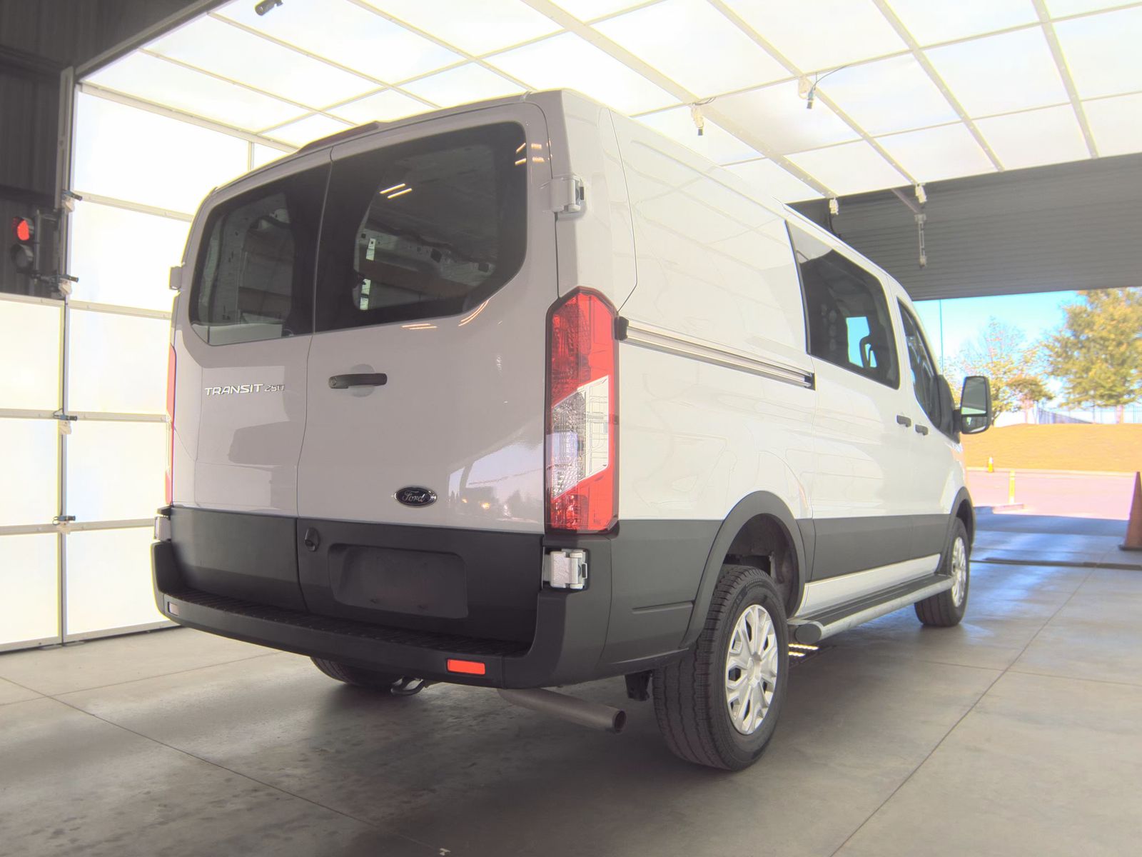 FORD TRANSIT 250 - 5
