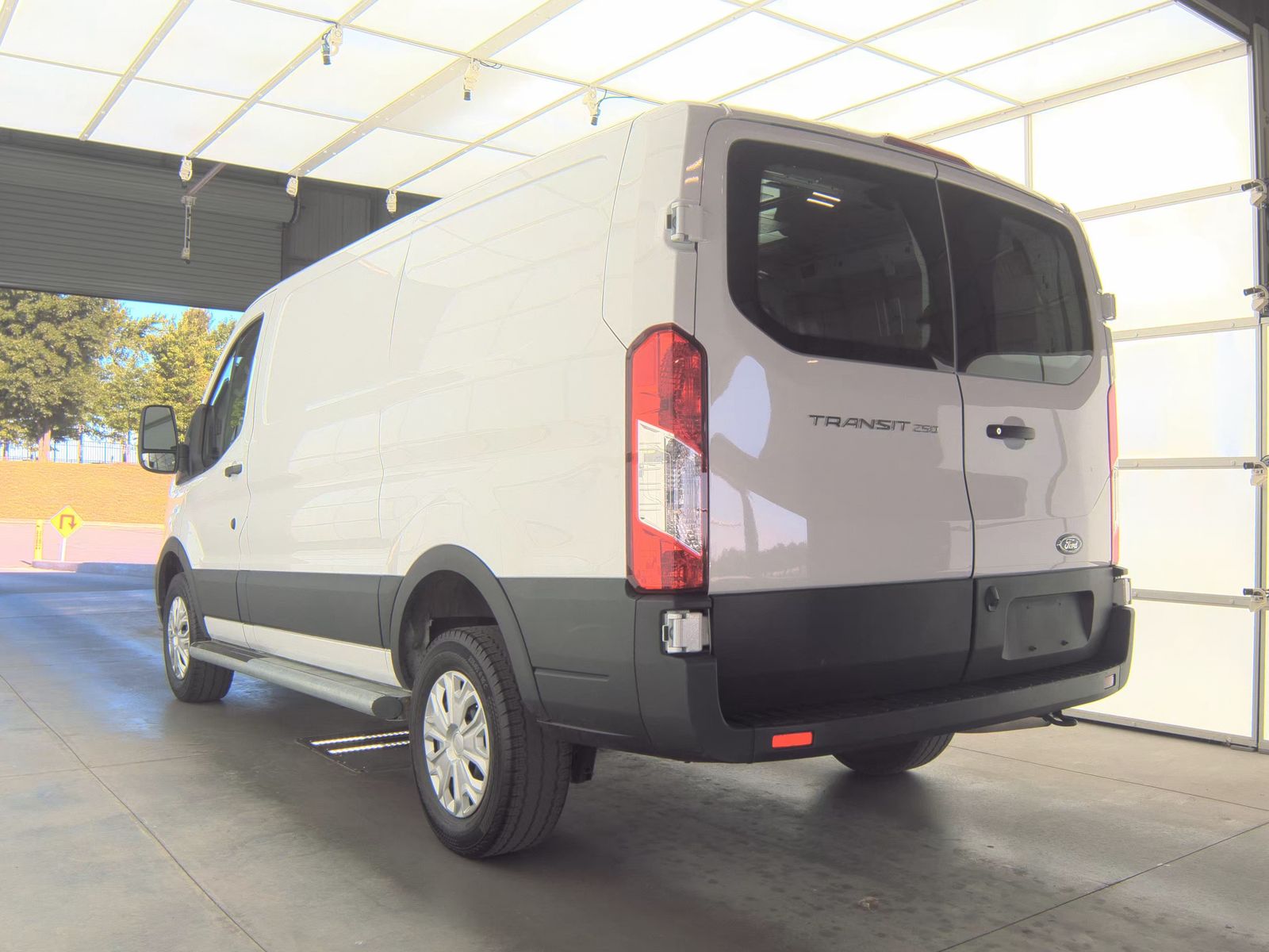 FORD TRANSIT 250 - 7