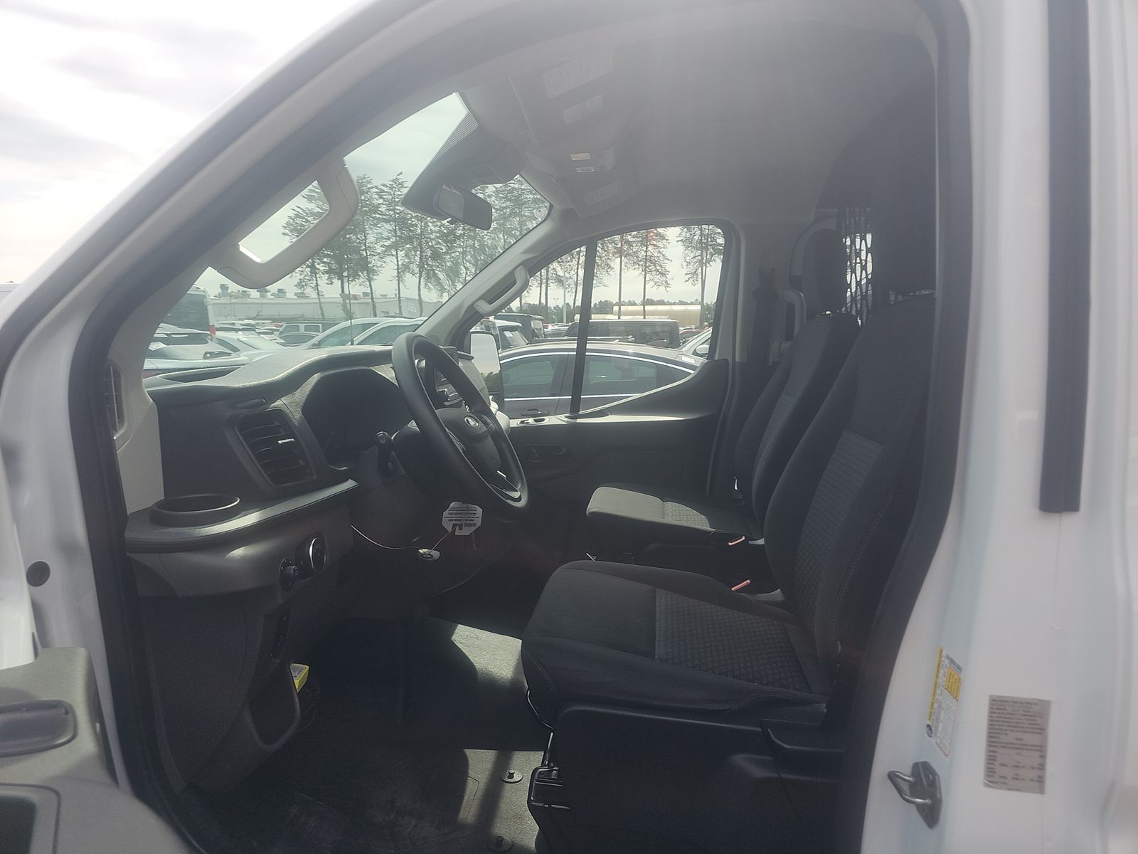 FORD TRANSIT 250 - 8