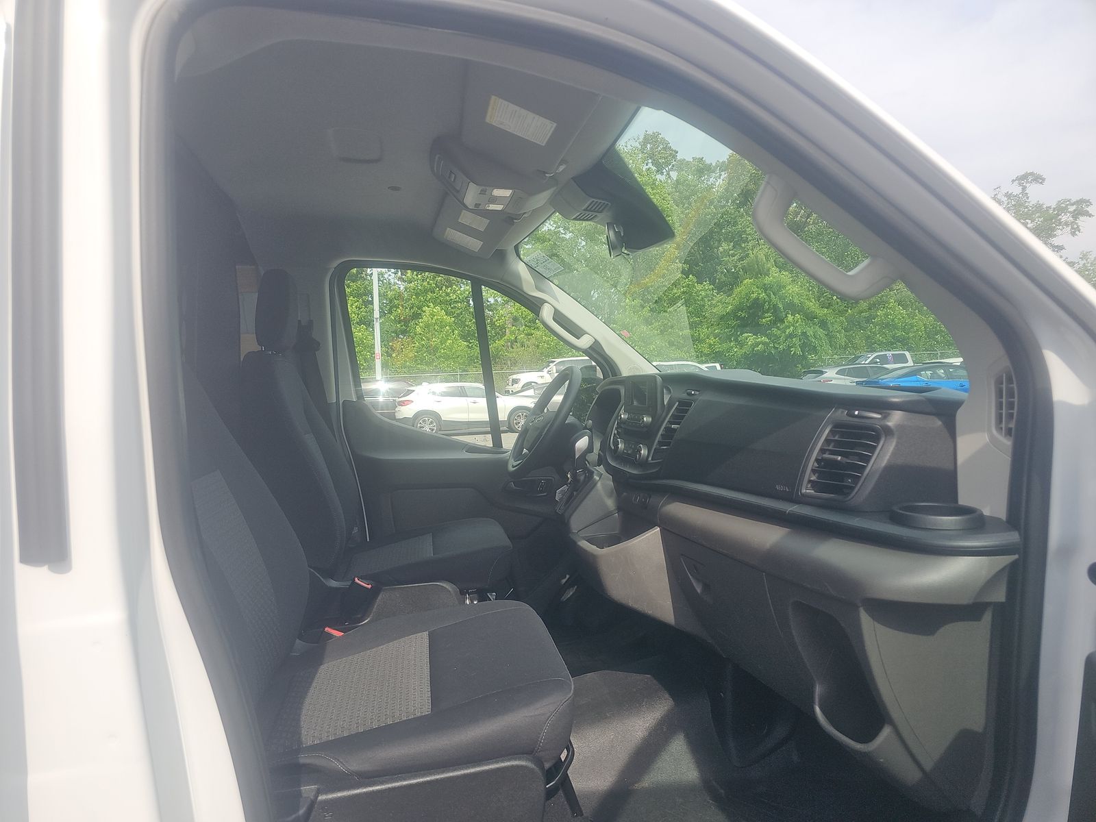 FORD TRANSIT 250 - 9