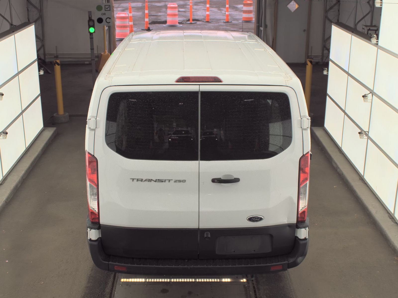 FORD TRANSIT 250 - 6