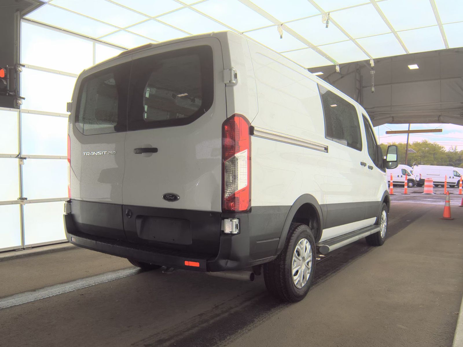 FORD TRANSIT 250 - 5