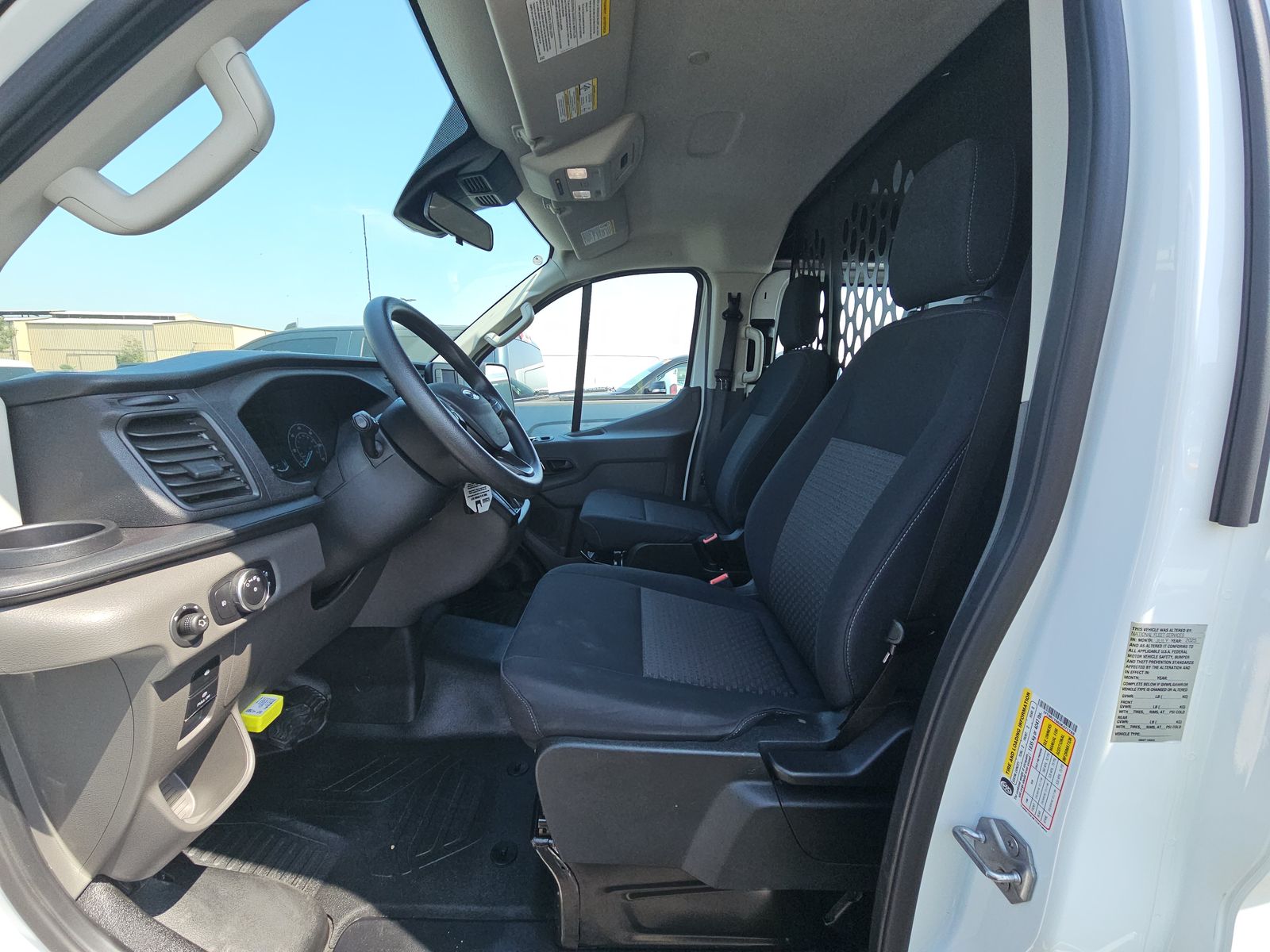 FORD TRANSIT 250 - 8