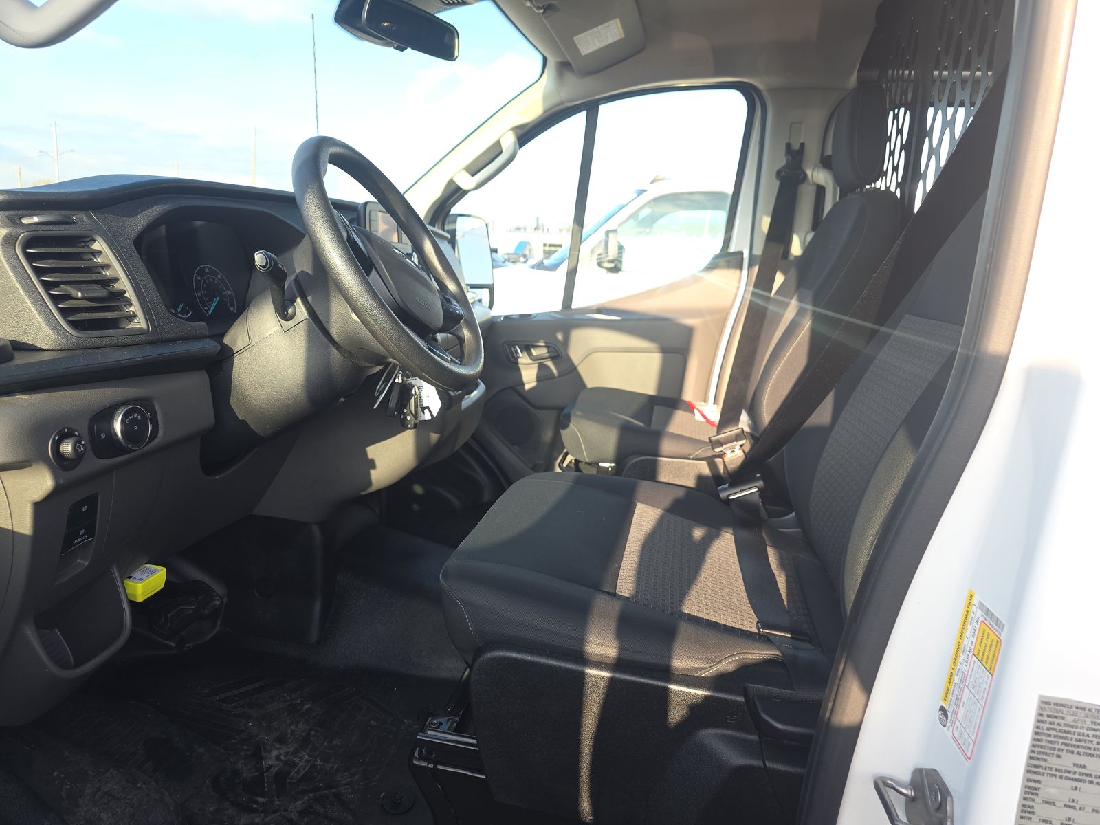 FORD TRANSIT 250 - 8